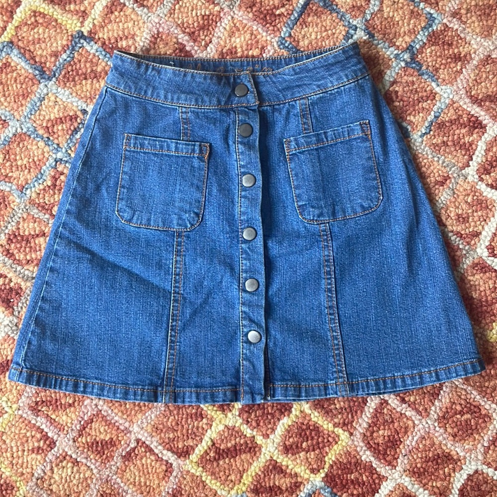 Buttoned Denim skirt